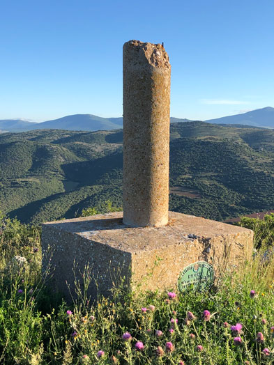 imagen desde el alto de la cocuta con su hito topográfico